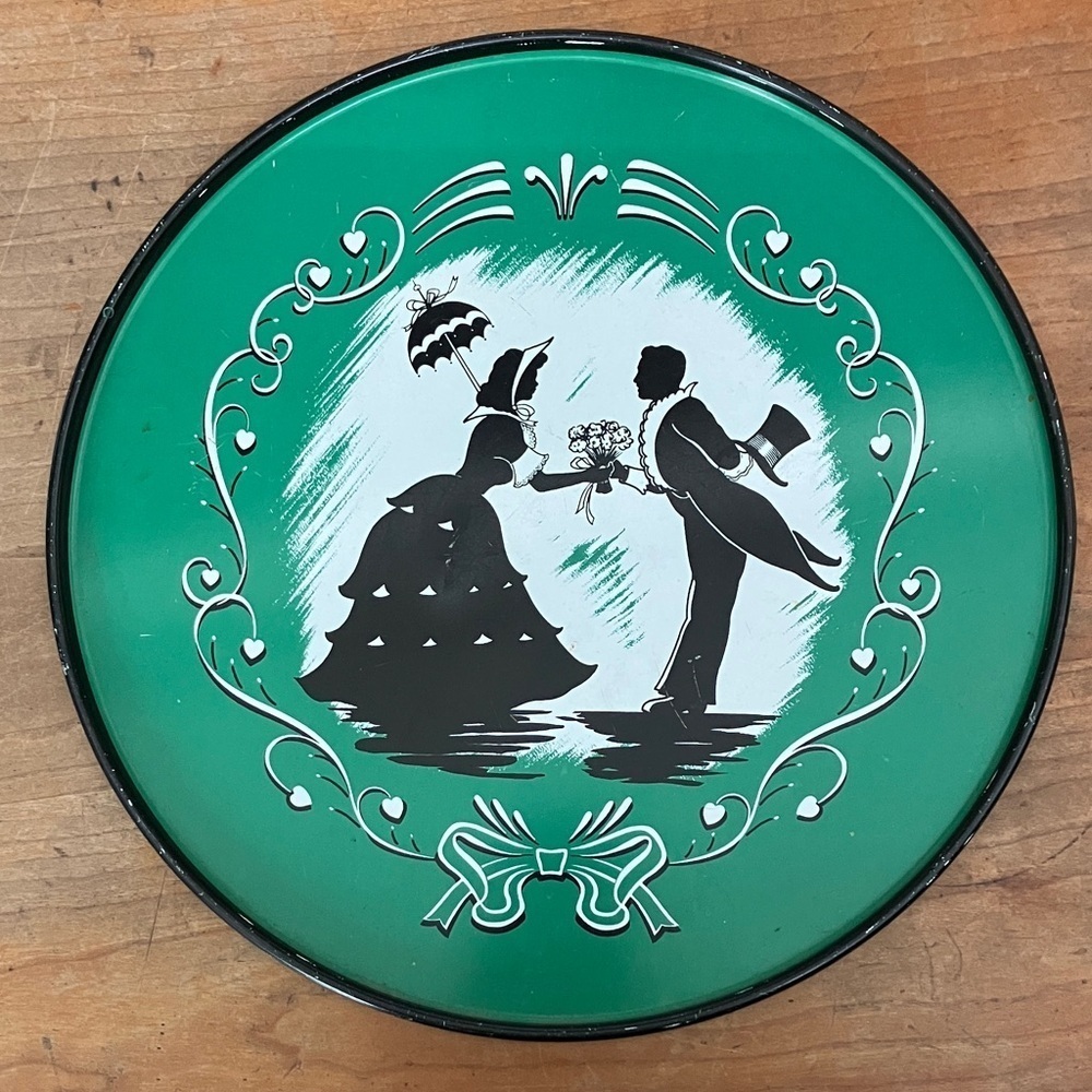 Vintage silhouette metal Green Decorative Tin platter / tray